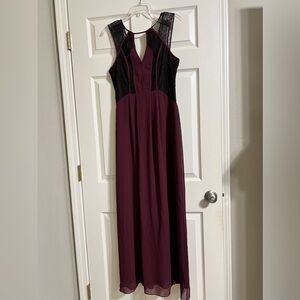 BCBGeneration Burgundy Chiffon Maxi Dress Black Lace Sz 8 Wedding Guest